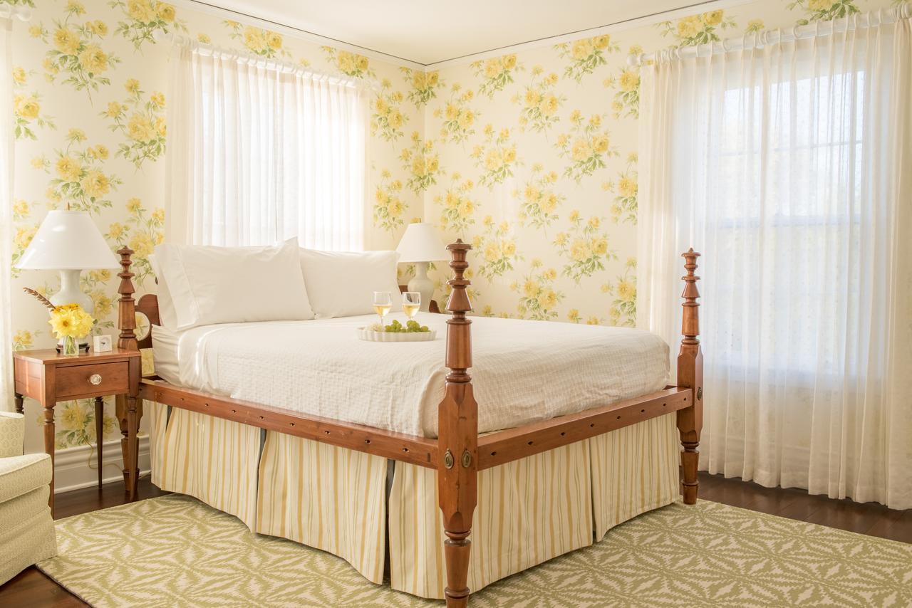 Margin Street Inn Уэстерли Экстерьер фото